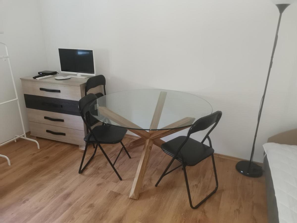Poroszlay Apartman Debrecen Exterior photo