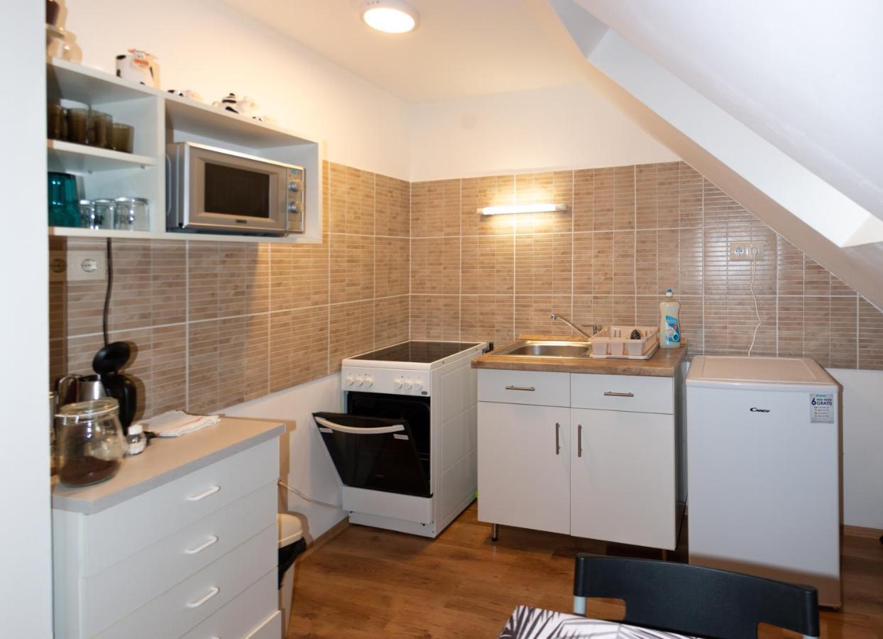 Poroszlay Apartman Debrecen Exterior photo