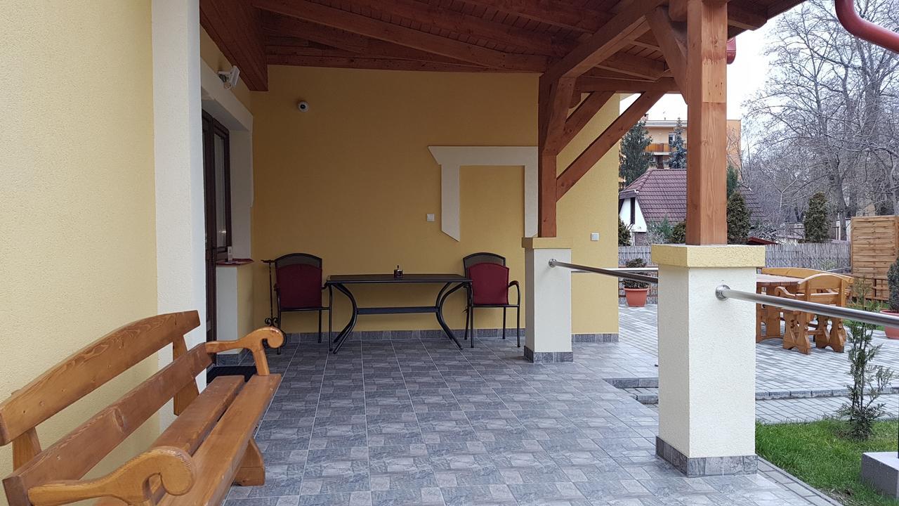 Poroszlay Apartman Debrecen Exterior photo
