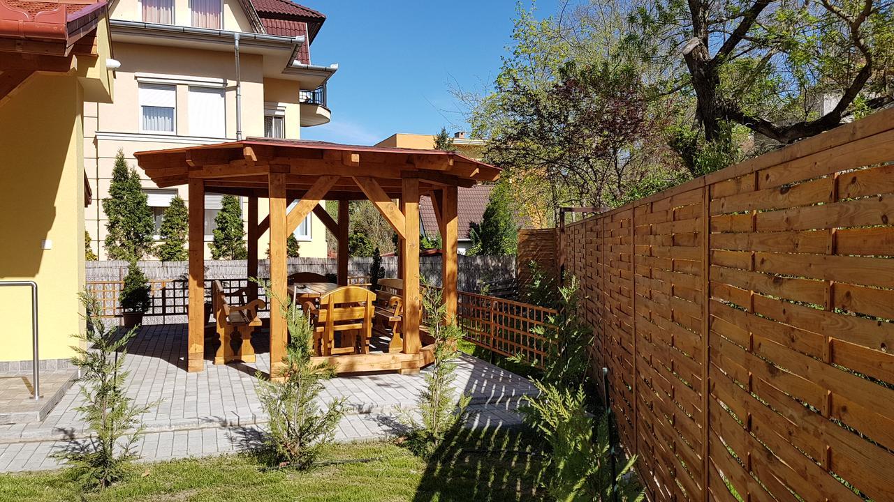 Poroszlay Apartman Debrecen Exterior photo