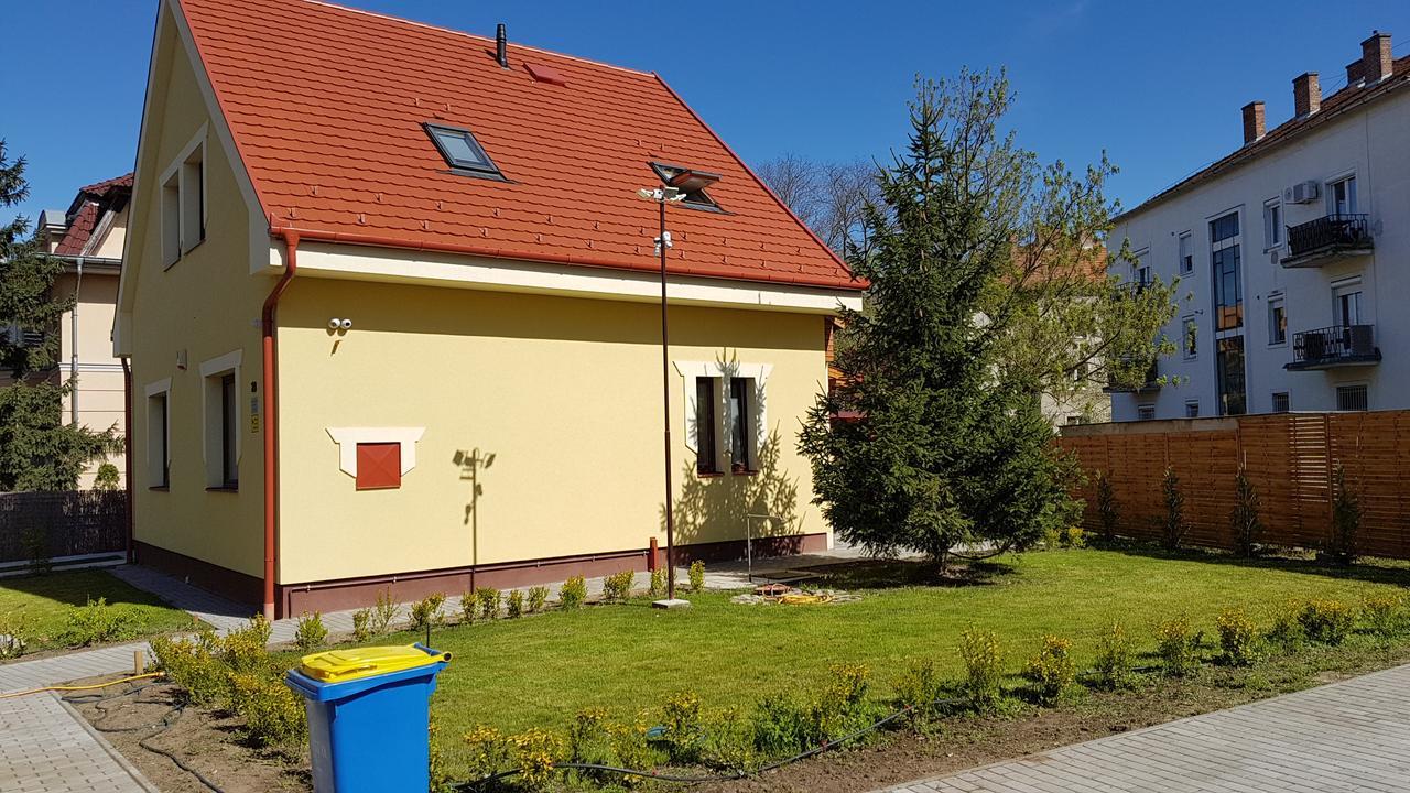 Poroszlay Apartman Debrecen Exterior photo