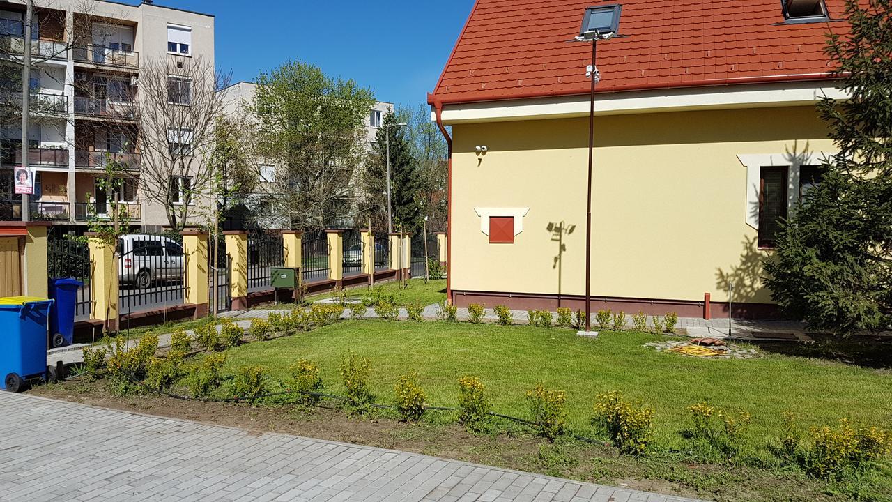Poroszlay Apartman Debrecen Exterior photo